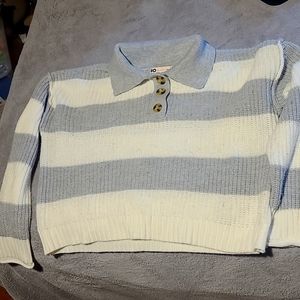 Juniors size small sweater